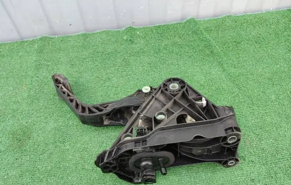 Volkswagen T-Roc Clutch pedal 5Q1721059HP