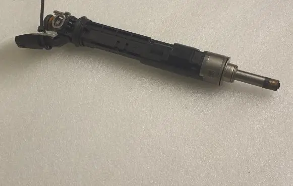Mercedes-Benz A W177 Fuel injector A2820700087 166002932R