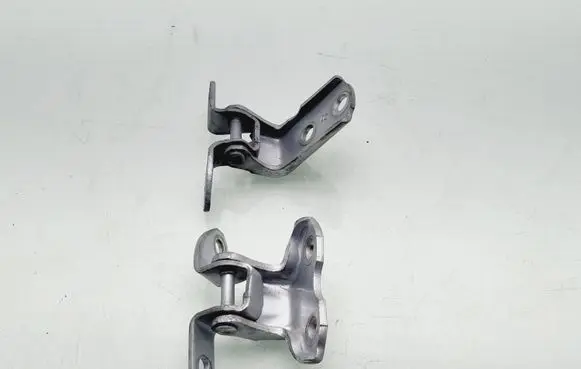 Toyota RAV 4 (XA30) Rear door hinge set 
