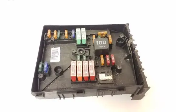Audi A3 S3 8P Fuse module 1E091007 1K0937125A