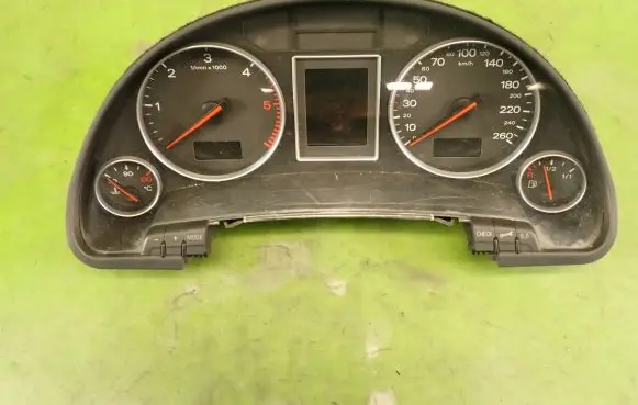 Audi A4 S4 B6 8E 8H Speedometer (instrument cluster)