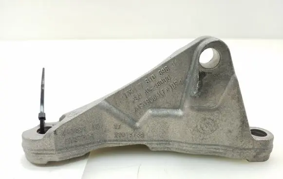 Toyota RAV 4 (XA40) Fuel pump bracket 22811WA010