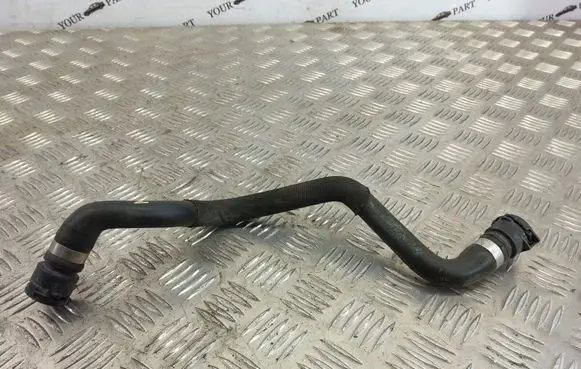BMW 5 G30 G31 Engine coolant pipe/hose 8572908