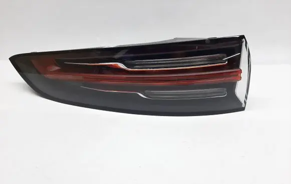 Porsche Cayenne (9Y0 9Y3) Rear/tail lights 9Y0945095M