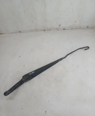 Volvo XC70 Front wiper blade arm 8624243