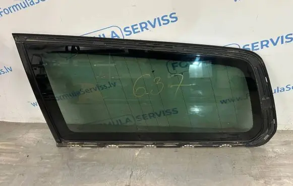 Volvo V70 Rear side window