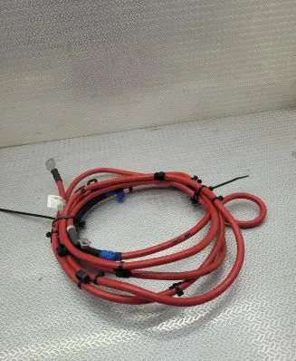 Mercedes-Benz CLS C218 X218 Positive cable (battery) A2124403938