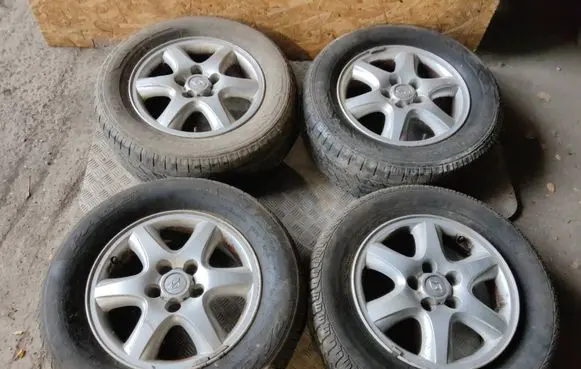 R16 alloy rim