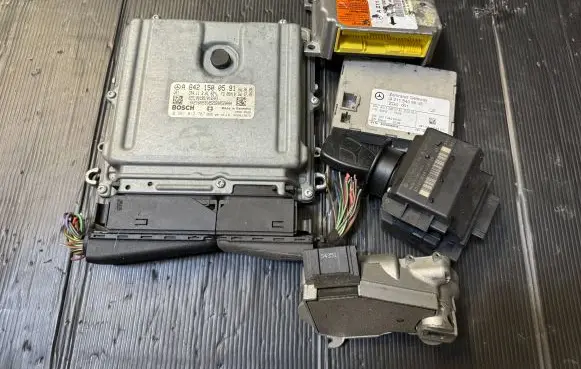 Mercedes-Benz E W211 Engine control unit/module A6421500591 1039S12873 0281012787