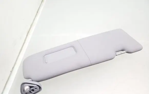 BMW 1 E81 E87 Sun visor 7120560