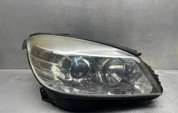 Mercedes-Benz C W204 Headlight/headlamp A2048208661