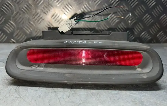 Hyundai Santa Fe Third/center stoplight