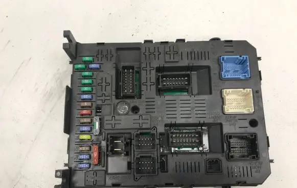 Peugeot 308 Comfort/convenience module 967847688001