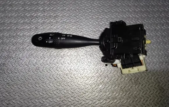 Toyota Yaris Indicator stalk 1736482