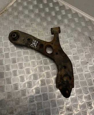Toyota RAV 4 (XA30) Front lower control arm/wishbone