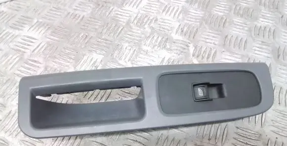Volvo C30 Electric window control switch 30773214 8679474