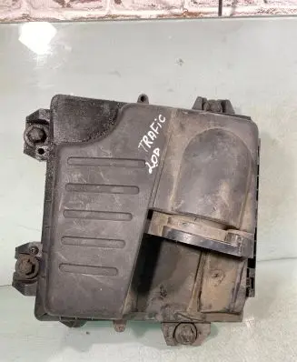 Renault Trafic II (X83) Air filter box 8200467321 93856612