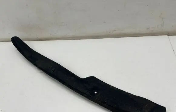 Opel Vivaro Fender end trim 