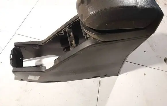Chevrolet Captiva Armrest 