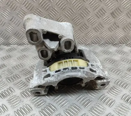 Engine mount bracket