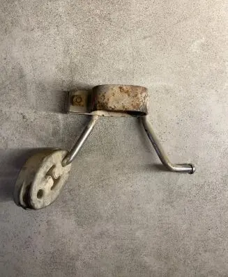 Muffler mount bracket/holder