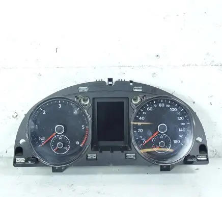 Volkswagen PASSAT CC Speedometer (instrument cluster) 3C8920970P