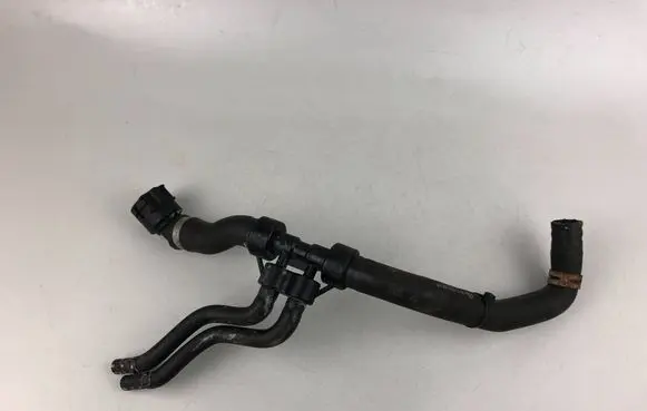 Mercedes-Benz CLS W257 Engine coolant pipe/hose A2138304505