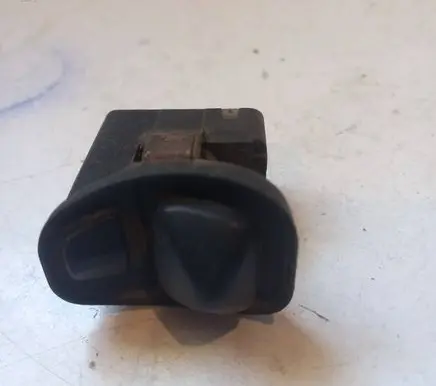 BMW 5 E34 Wing mirror switch 03830700 6131 1369331