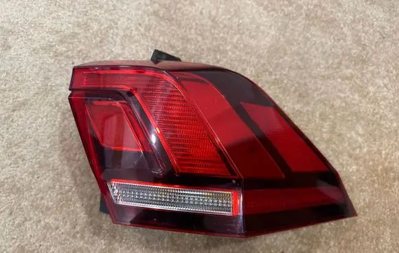 Volkswagen Tiguan Rear/tail lights 5NA945096D 2SD01251902 00779139