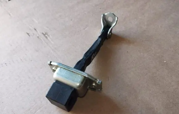 Mitsubishi ASX Rear door check strap stopper