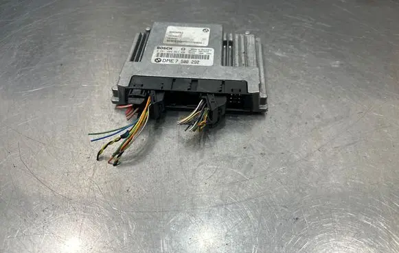 BMW 3 E46 Engine control unit/module 0261209007 9789794 7508292