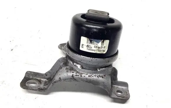Volvo V60 Engine mount bracket 8G9N6F012BB