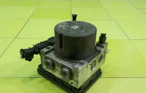 Renault Trafic III (X82) ABS Pump 93457527