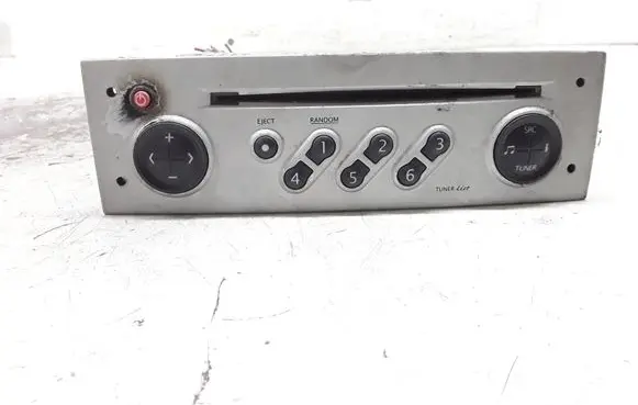 Renault Modus Radio/CD/DVD/GPS head unit 8200357388