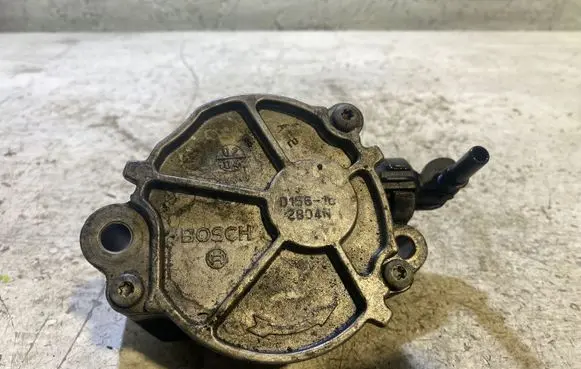 Ford Focus Vacuum pump D1561C 2804N
