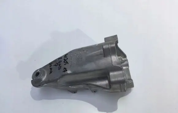 Mercedes-Benz C W205 Engine mounting bracket A6512234304