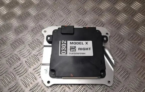 Tesla Model X Door control unit/module 104886000B