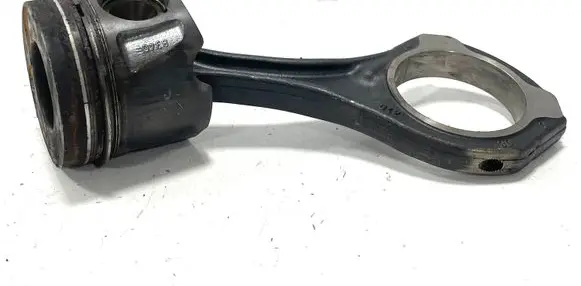 Mercedes-Benz E W211 Piston with connecting rod 8340E