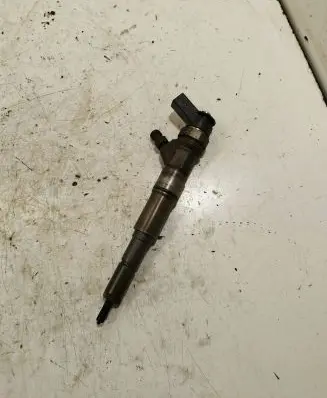 BMW 1 E81 E87 Fuel injector 0445110209
