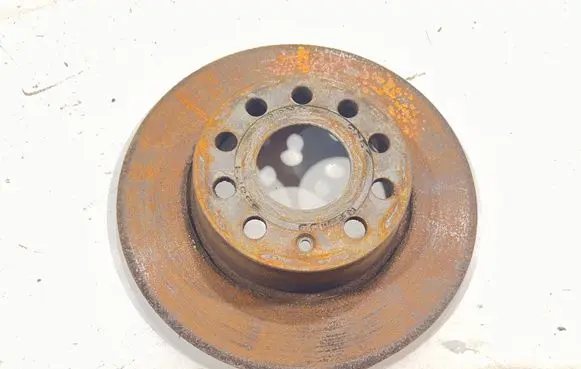 Volkswagen Golf VII Rear brake disc
