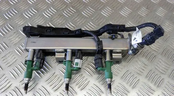 Toyota Yaris XP210 Fuel injectors set 8945833041 23250F3020 82125K0030