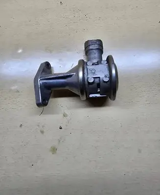 BMW M5 EGR valve 7837097