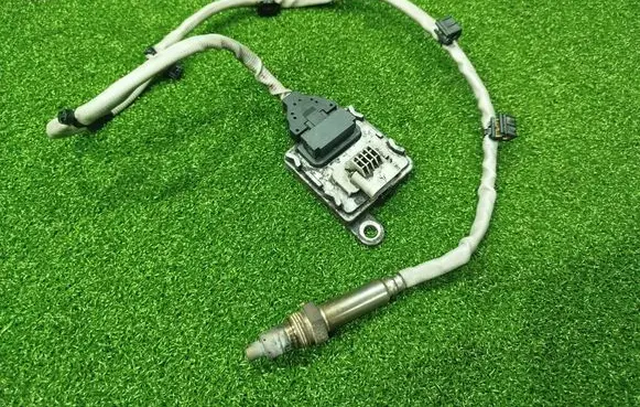 Renault Trafic III (X82) Lambda probe sensor 227900033R