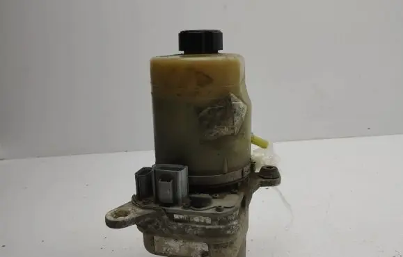 Ford C-MAX I Power steering pump 4M513K514DA