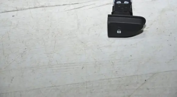 Dacia Duster Central locking switch button 252108098R