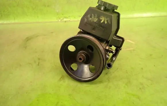 Mercedes-Benz C W203 Power steering pump