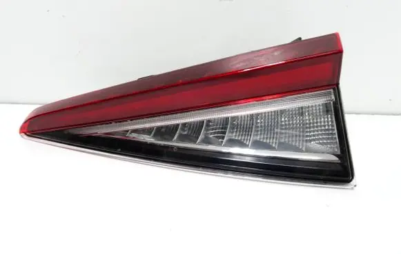 Tailgate rear/tail lights