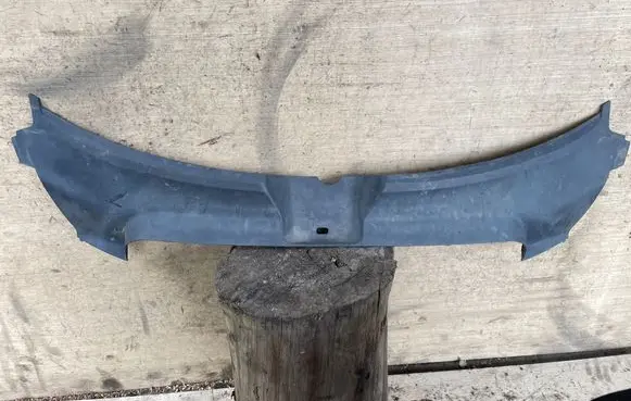 Audi A6 S6 C6 4F Radiator trim 4F0807081