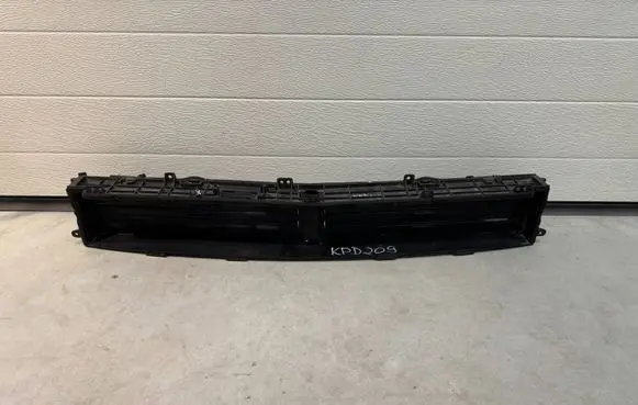 BYD Seal Intercooler air channel guide EKEA2803500KPD209 2803500D