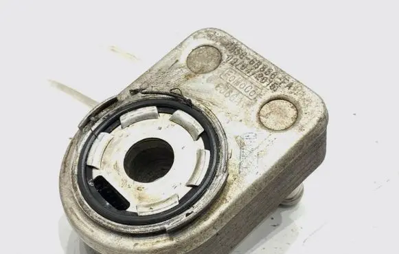 Engine oil radiator